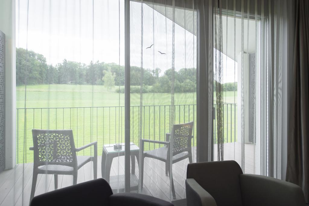 Small Luxury Hotel Wellnesshotel Golfpanorama Lipperswil Exterior photo