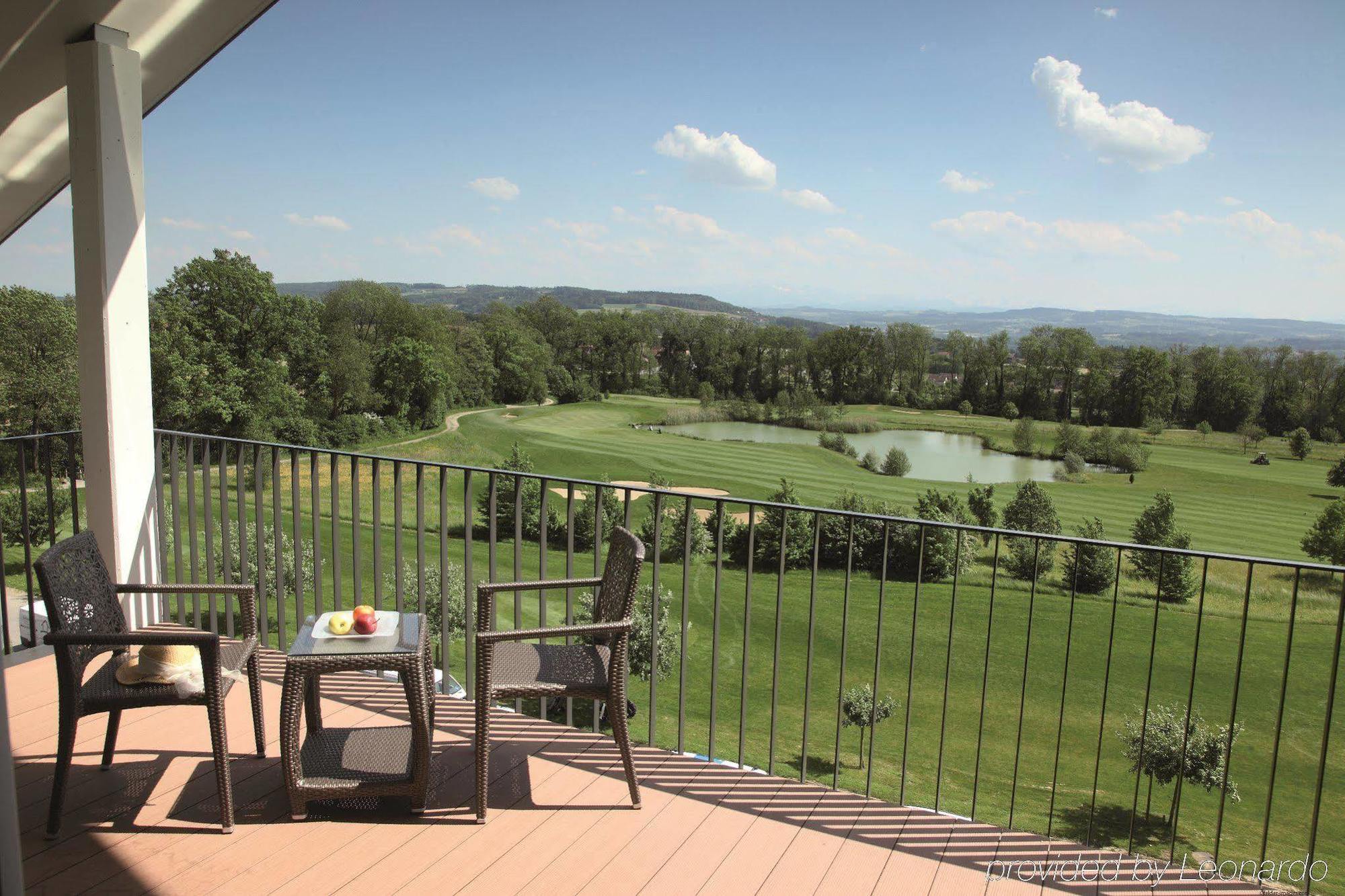 Small Luxury Hotel Wellnesshotel Golfpanorama Lipperswil Exterior photo